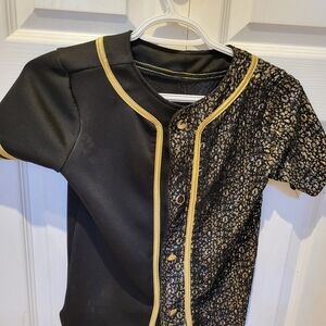 Interesting button up shirt, size small